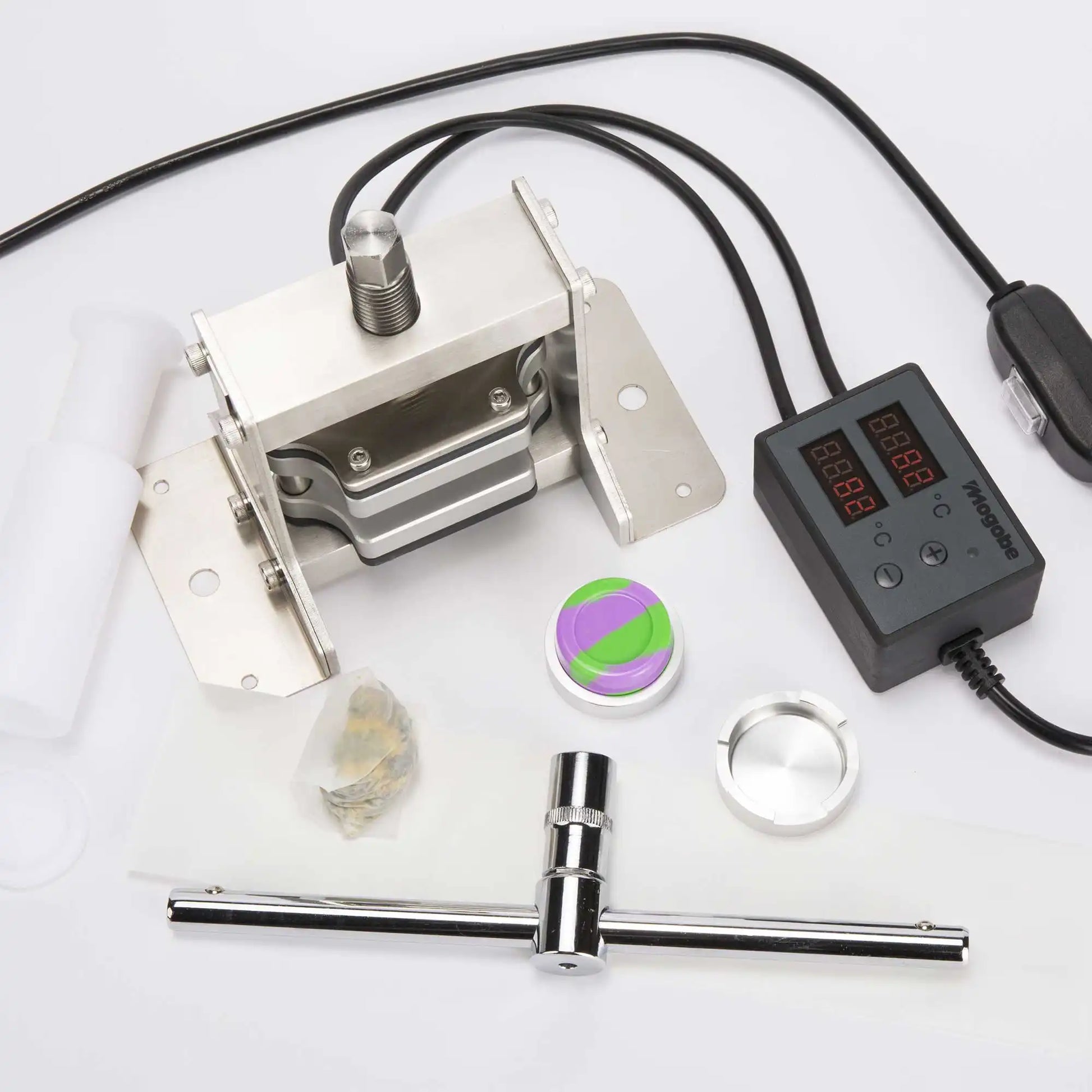 Mogobe Rosin Decarboxylation Capsule pair with 7ML Silicone Container, put it beside a rosin press machine